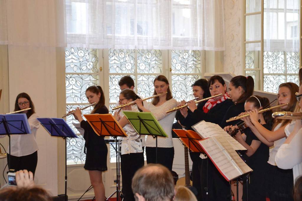 PODVEČERNÍ KONCERT FLÉTNOVÉHO SOUBORU JESFLET