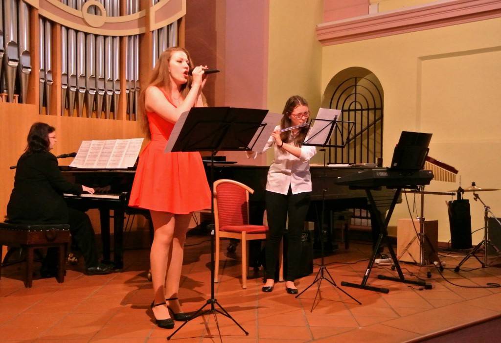 Absolventský koncert zpěvačky a klavíristky Karolíny Furmánkové