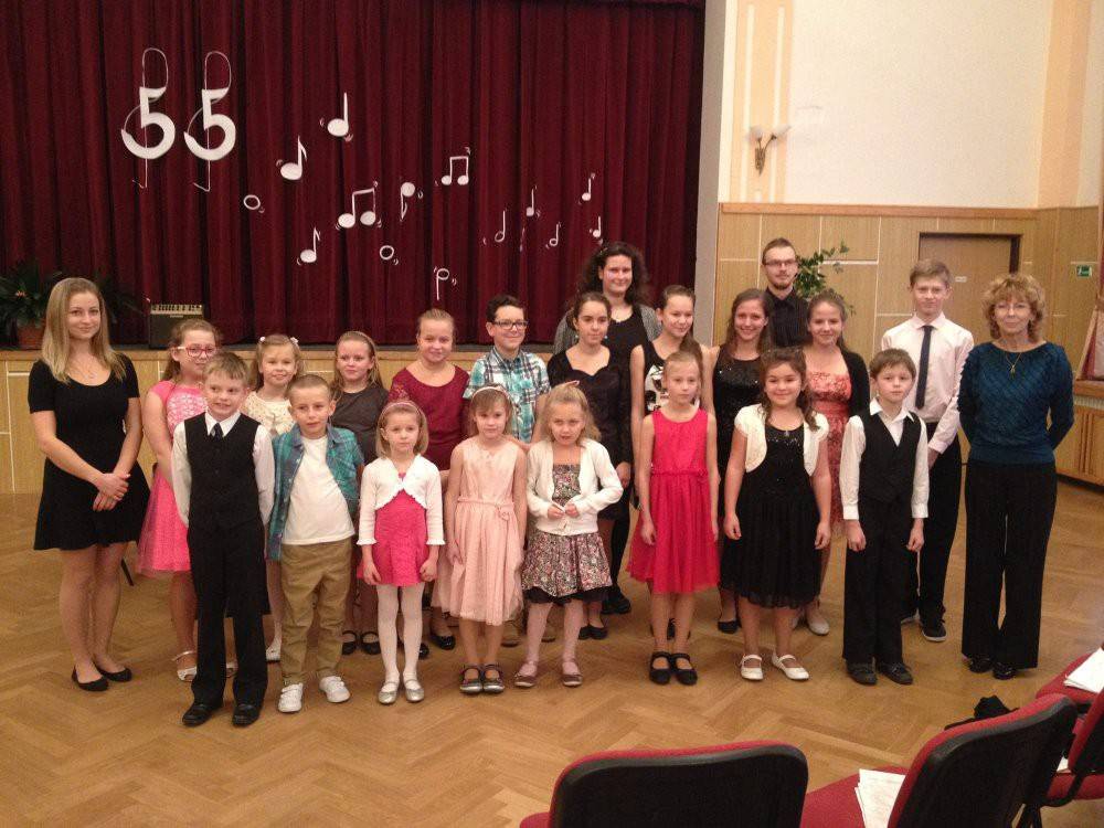 TŘÍDA ZUŠ JESENÍK V LIPOVÉ- LÁZNÍCH SLAVILA 55. VÝROČÍ