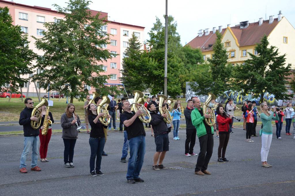  DOM a Crazy girls - FIJO Cheb 2014 - 1. den 