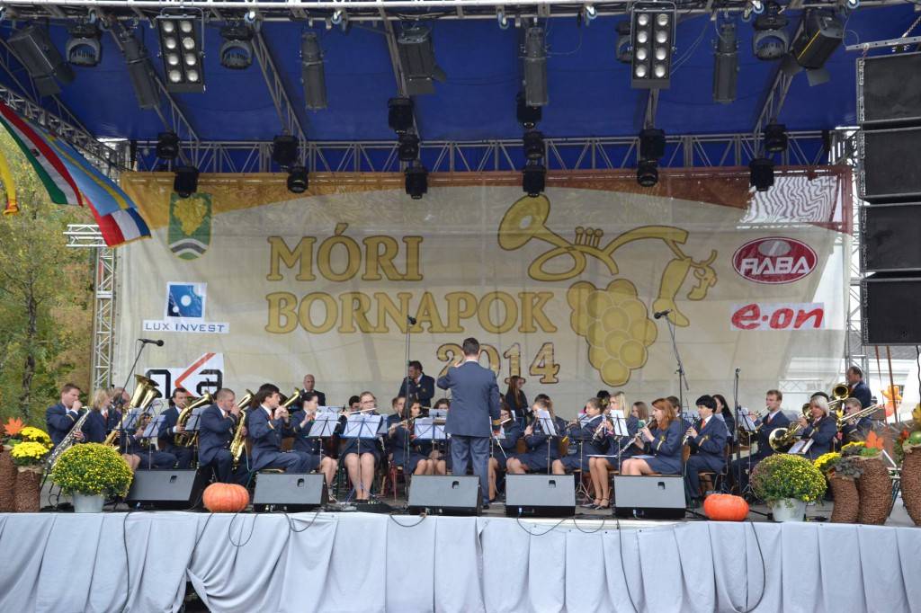 3. - 6. 10. 2014 - DOM a Crazy girls - Mór - Maďarsko