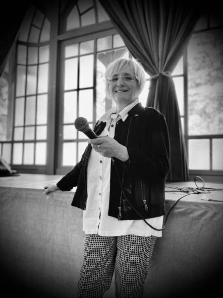 ČESKÉ UMĚLECKÉ ŠKOLSTVÍ A KULTURU ZASÁHLA SMUTNÁ ZPRÁVA